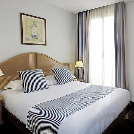 Esprit D'azur מלון 3*