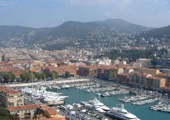 에스프리트 다쥐르 호텔 3*